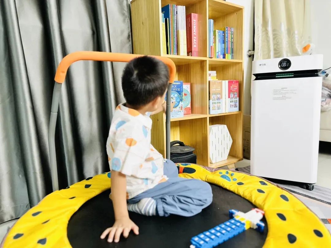 在室內(nèi)玩游戲_室內(nèi)可以玩什么游戲_室內(nèi)玩游戲可以用手機嗎